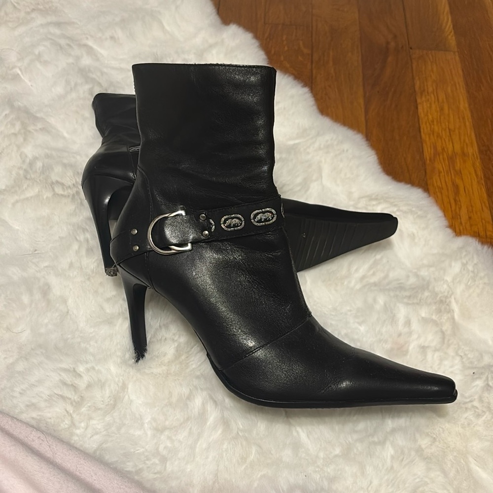 Black vintage heel boots